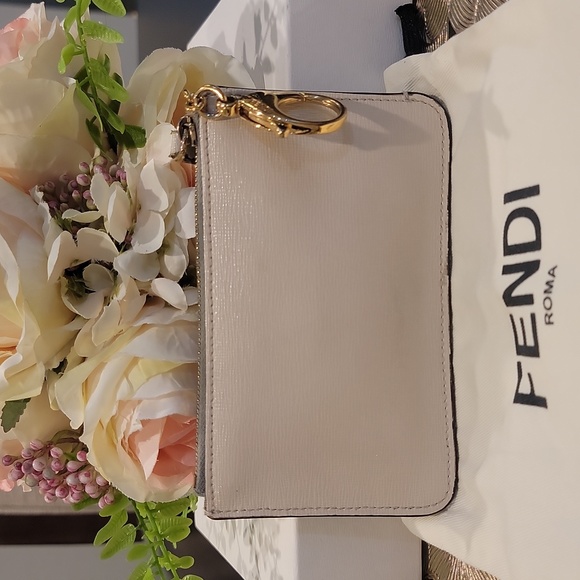 COPY - Authentic Fendi monter key cles - Picture 2 of 10